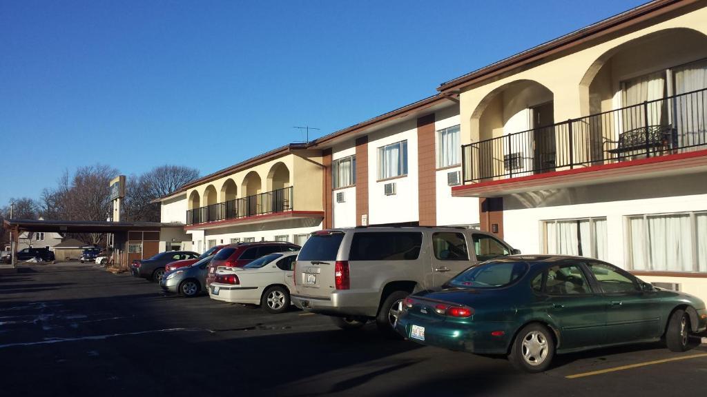 Americas Best Inn & Suites Urbana Exterior photo