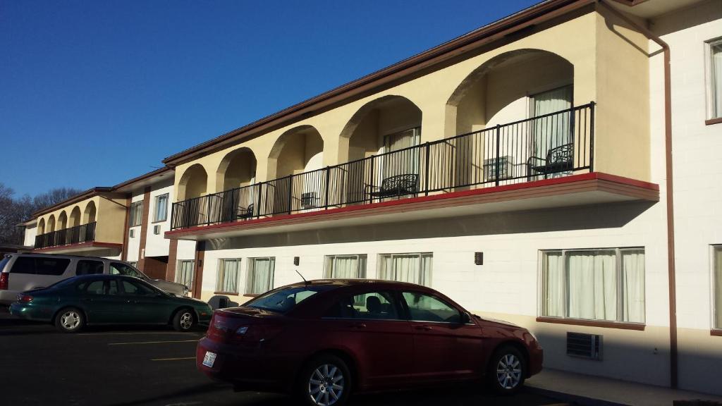 Americas Best Inn & Suites Urbana Exterior photo